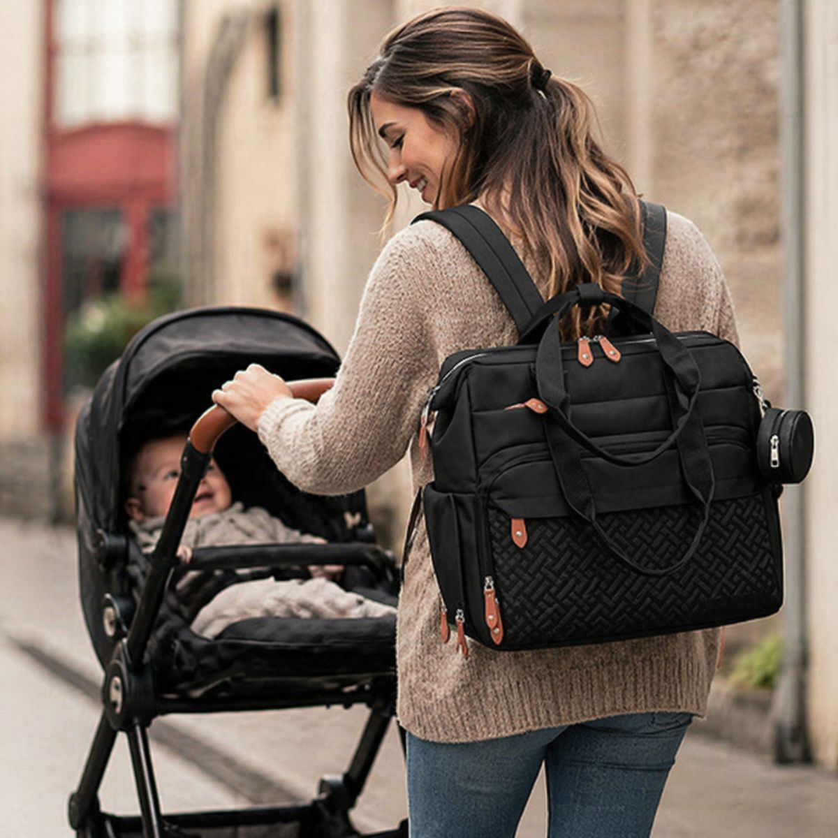 Sac à dos à langer grande capacité Nomade+ utilisé au quotidien pour les sorties avec bébé